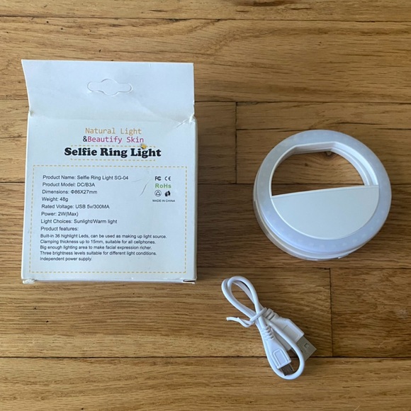 Clip-On Selfie Ring Light, Camera Ring Light - Picture 3 of 3